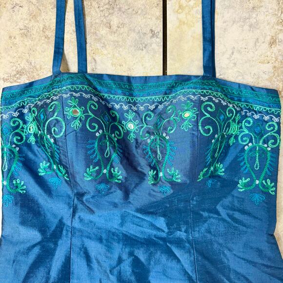 Geometrie Silk Blue Embroidered Mini Dress size 6 Cocktail Wedding Semi Formal - Picture 11 of 16